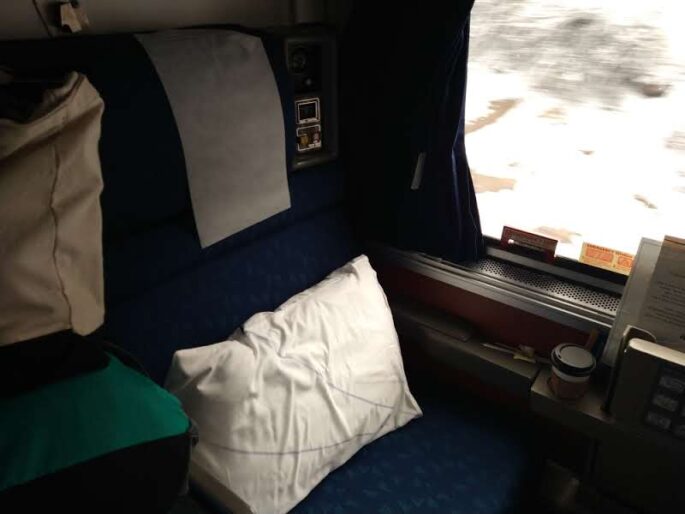 Review: Amtrak Coast Starlight Roomette – Sacramento, CA to Seattle, WA ...